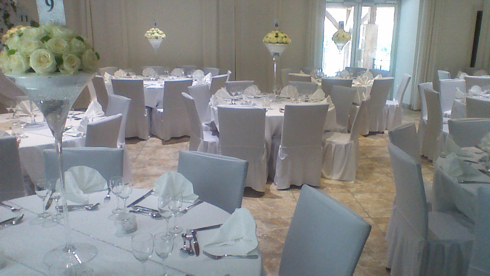 Location de nappes et serviettes,housses des chaises, tables, chaises 
mariages, anniversaires; événements.